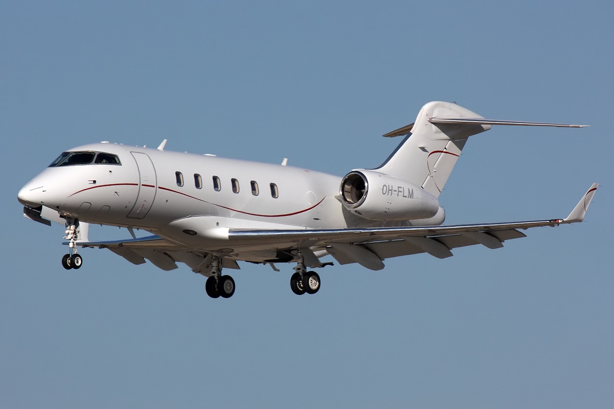BOMBARDIER CHALLENGER 300 S/N 20371